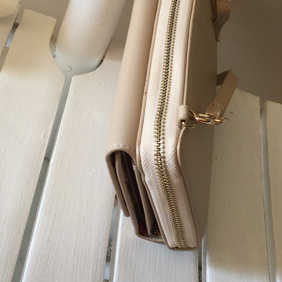 🛍️SOLD Spartina Crossbody Purse Wallet Handbag  Like New Cream Tan - Picture 6 of 16